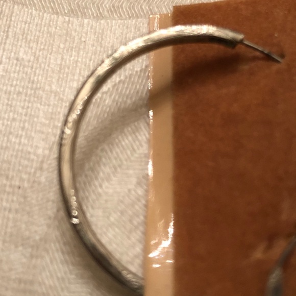 NWT silver etched hypo allergenic thin hoops - Picture 6 of 8